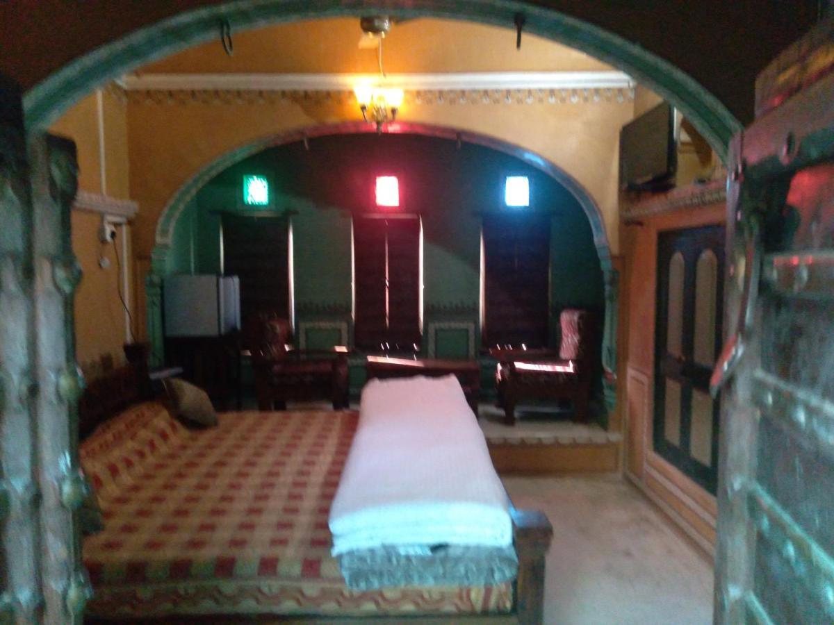 Hotel Radhika Haveli, Mandawa Мандава Экстерьер фото