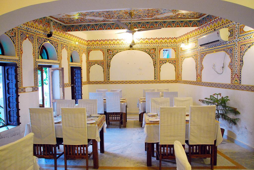 Hotel Radhika Haveli, Mandawa Мандава Экстерьер фото