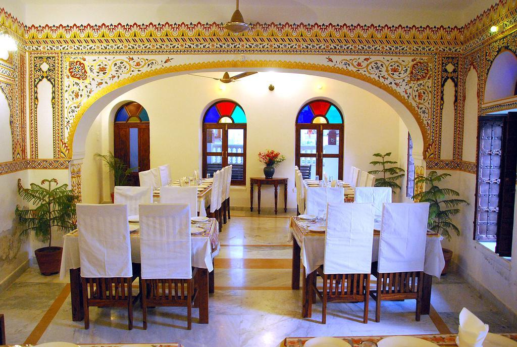 Hotel Radhika Haveli, Mandawa Мандава Экстерьер фото