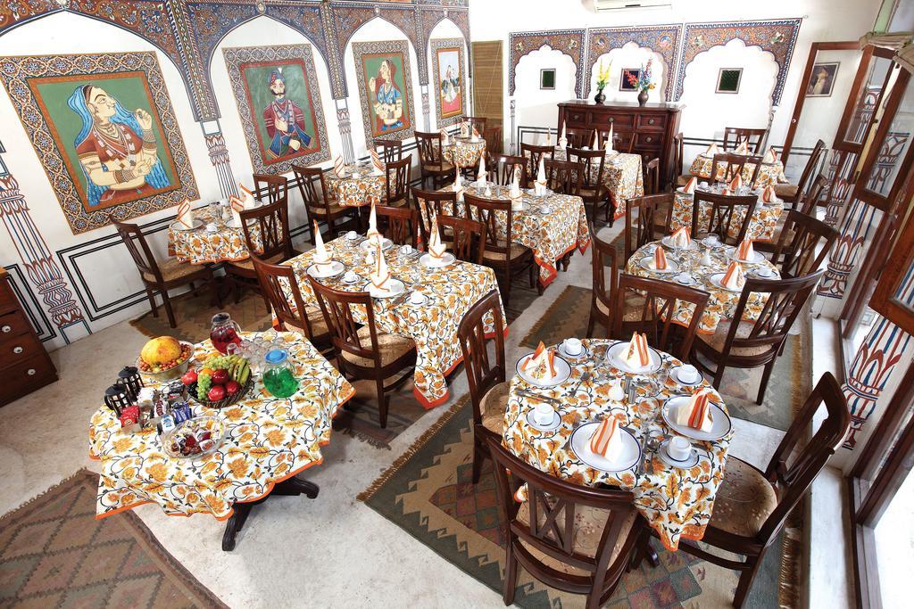 Hotel Radhika Haveli, Mandawa Мандава Экстерьер фото