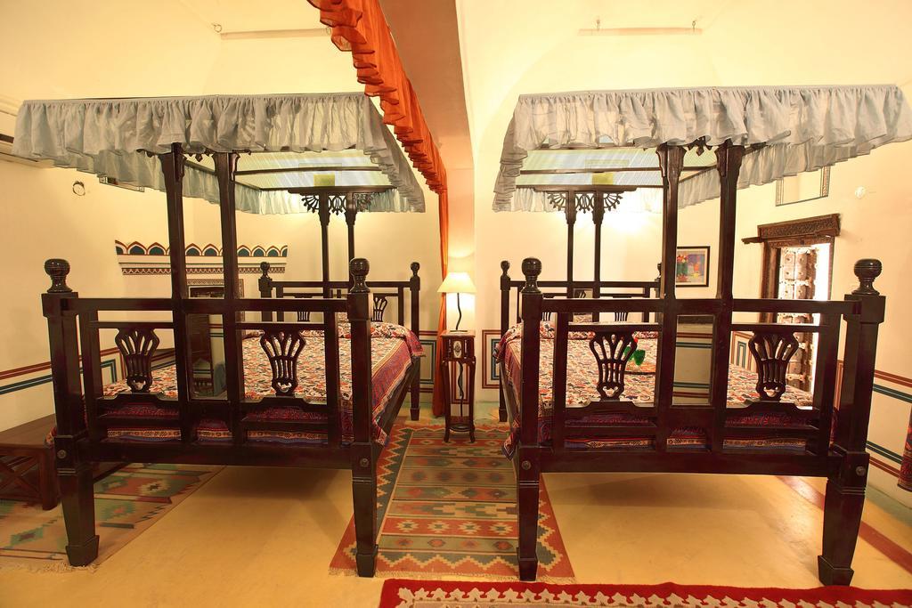 Hotel Radhika Haveli, Mandawa Мандава Экстерьер фото