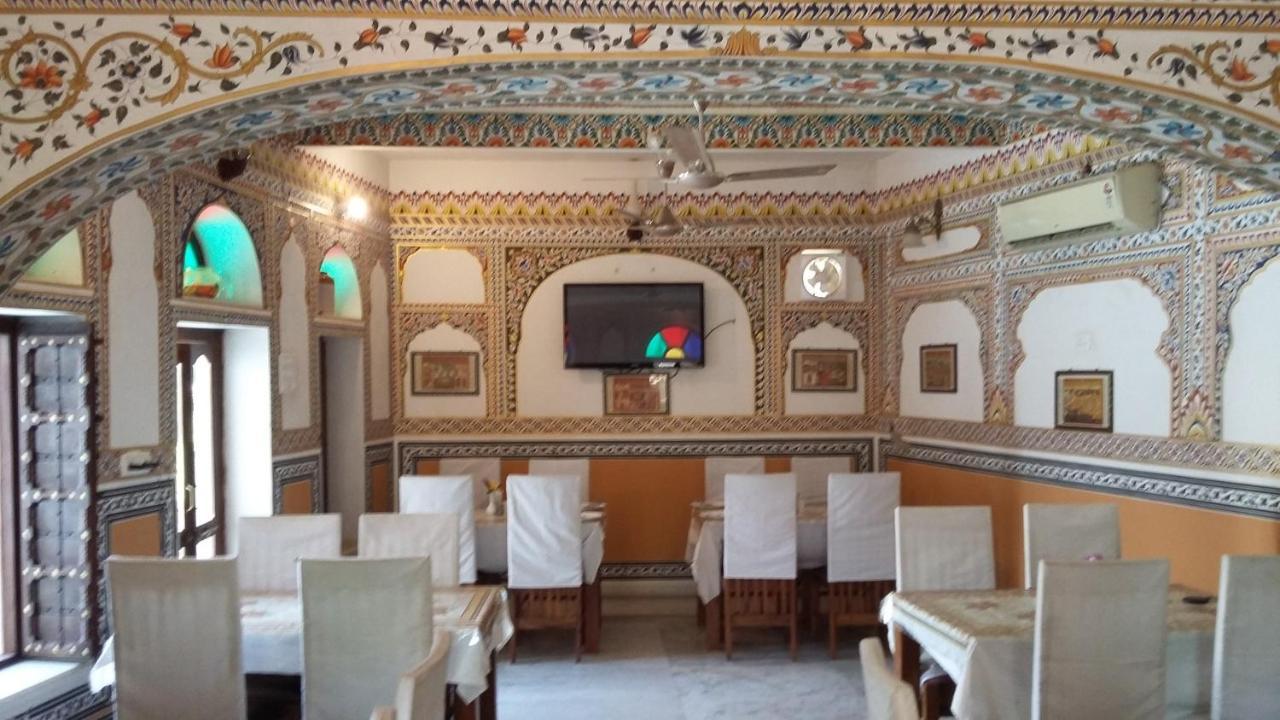 Hotel Radhika Haveli, Mandawa Мандава Экстерьер фото